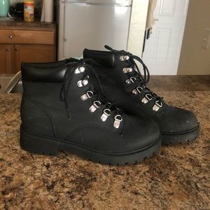 💛H&M Lace-up Ankle Boots